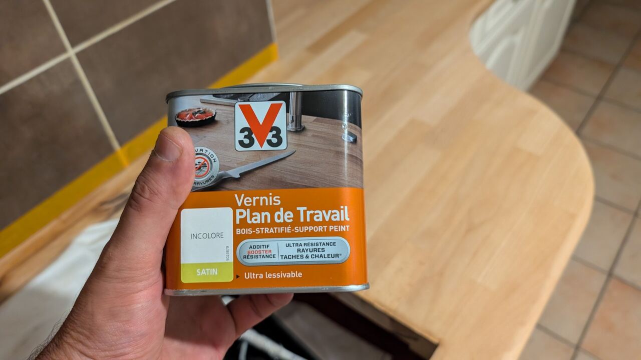 Vernis incolore satiné pour plan de travail en bois